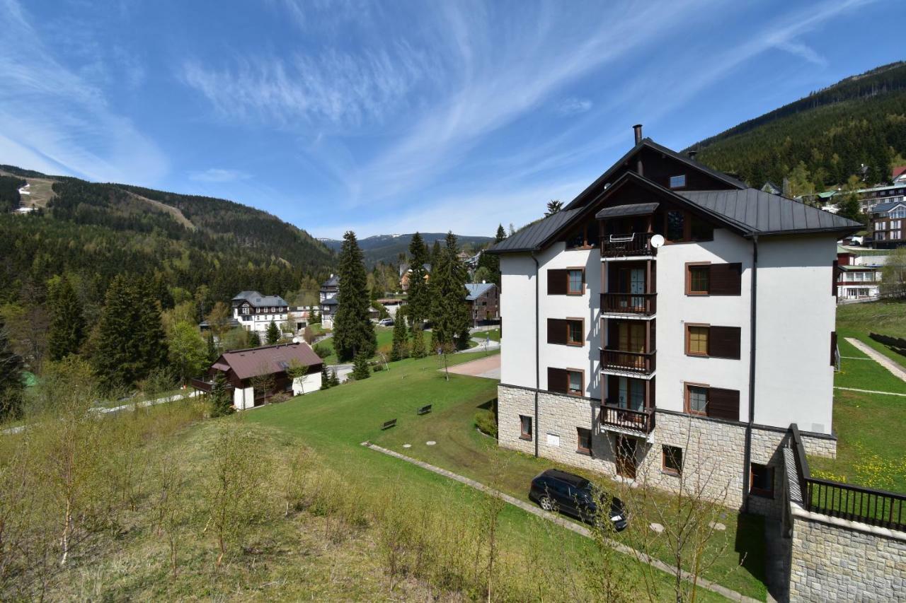 Apartment Dalibor II With Private Entrance And Private Garage Špindlerŭv Mlýn Extérieur photo